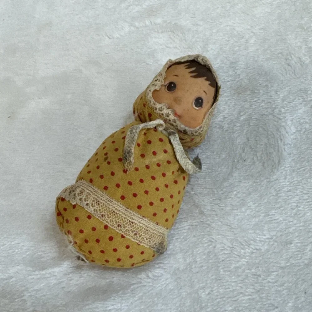 VTG Mattel Mama & Baby Beans Replacement Brown Hair Baby Doll W/Gold Outfit 1975